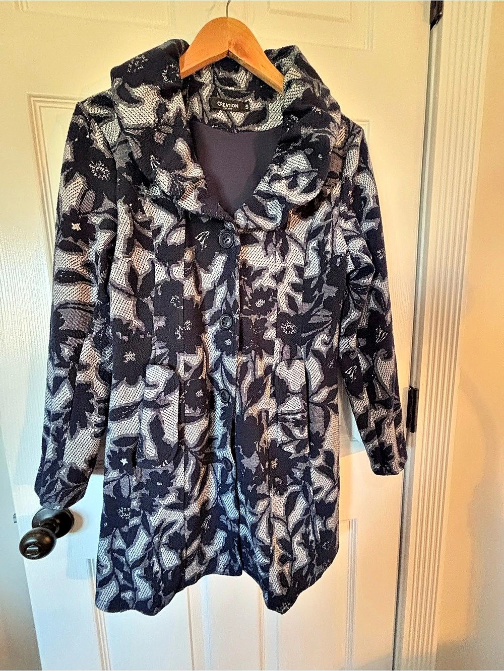 Creation Floral Hooded Coat in Black & White Small Like New
